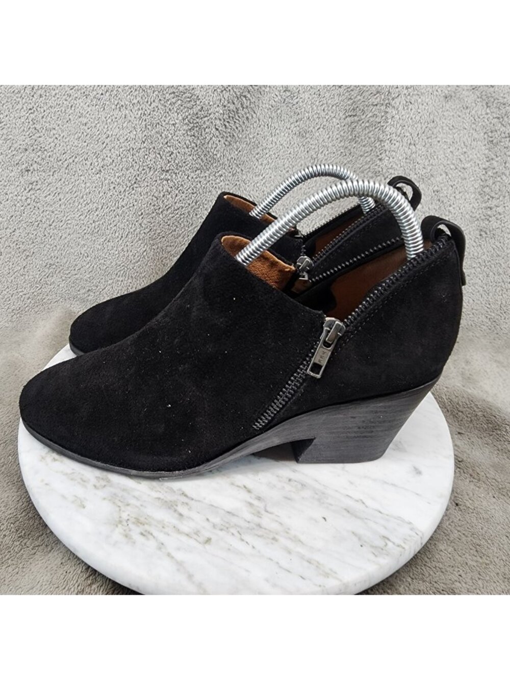 Gentle Souls Shoes Womens Size 9.5 Black Suede Blaise Zipper Shootie Boots *Read